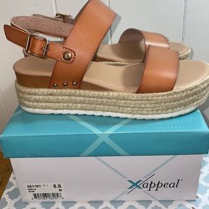 ❤️‍🔥 2/$15 Xappeal brown strapped wedge sandals
